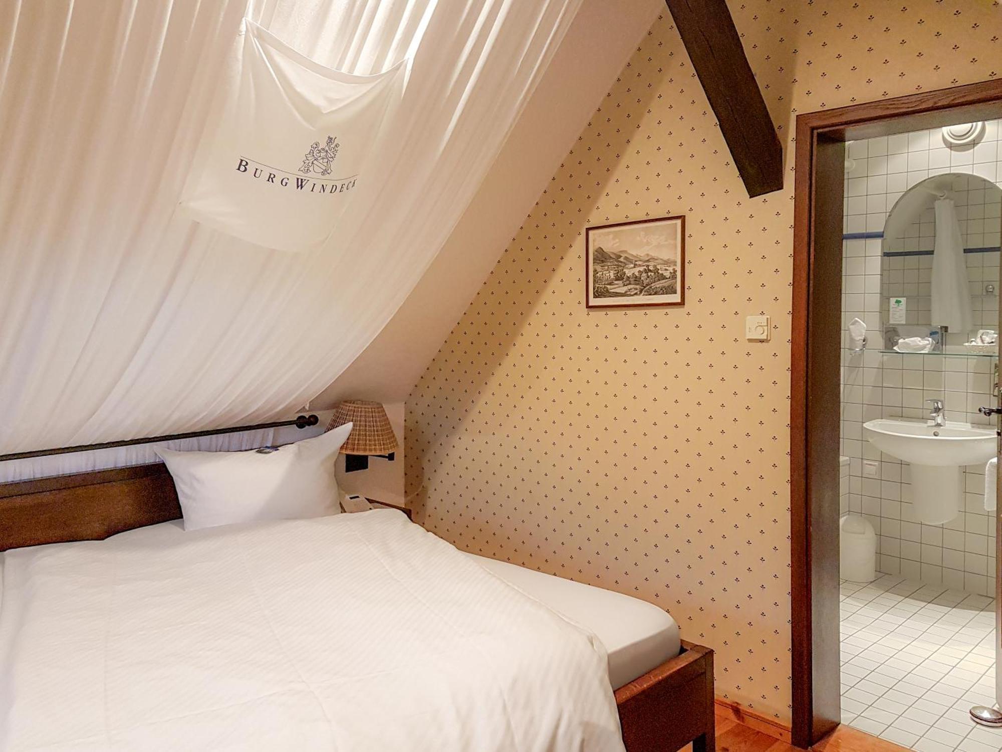 Burg Windeck ***S Hotel Buehl  Phòng bức ảnh